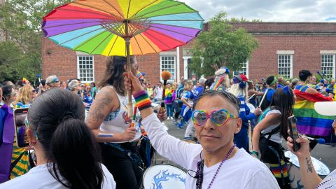 El mexicano Samuel Hernández asegura que hoy más que nunca la comunidad LGBTQ debe estar muy unida