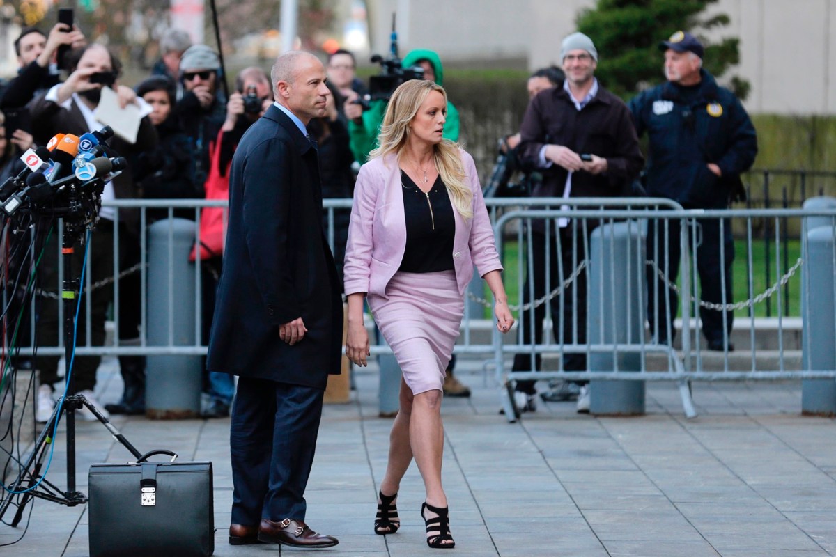 Stormy Daniels “probablemente” testificará este martes en juicio a Trump por dinero secreto, según su abogado