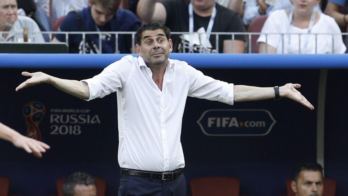 Fernando Hierro dejó la dirección deportiva de Chivas por “oportunidad profesional fuera del país”