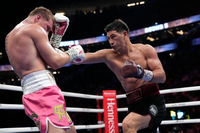 El peleador ruso colocó como su favorito a Terence Crawford en un combate contra el Canelo.