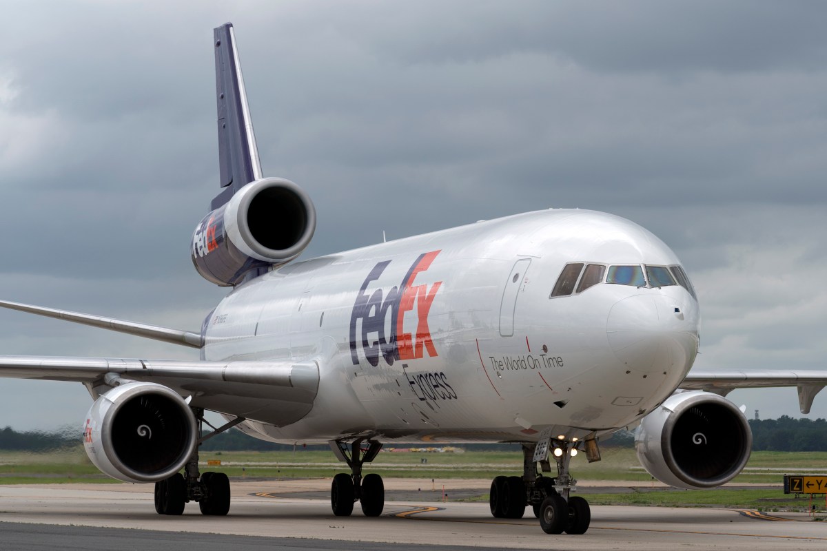 Avión Boeing de FedEx realiza aterrizaje de emergencia en Turquía sin tren delantero