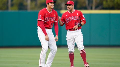 Shohei Ohtani y David Fletcher en su etapa en los Angels.