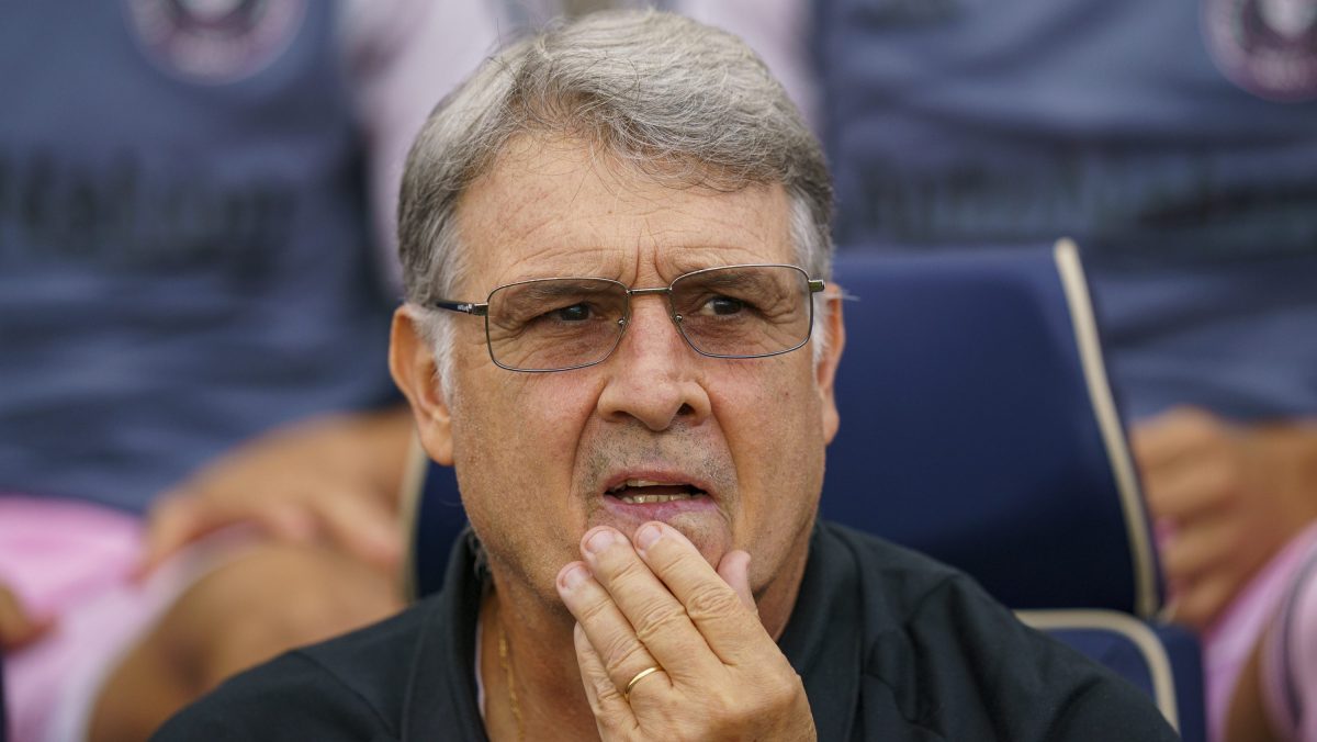 “Hay que ver cuando llegue el momento qué se puede hacer”: Martino sobre la contratación de Di María