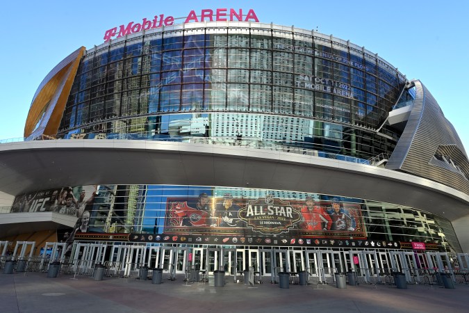 Fachada del T-Mobile Arena de Las Vegas.