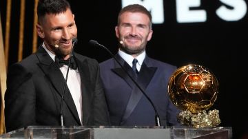 Lionel Messi y David Beckham en la entrega del Balón de Oro.
