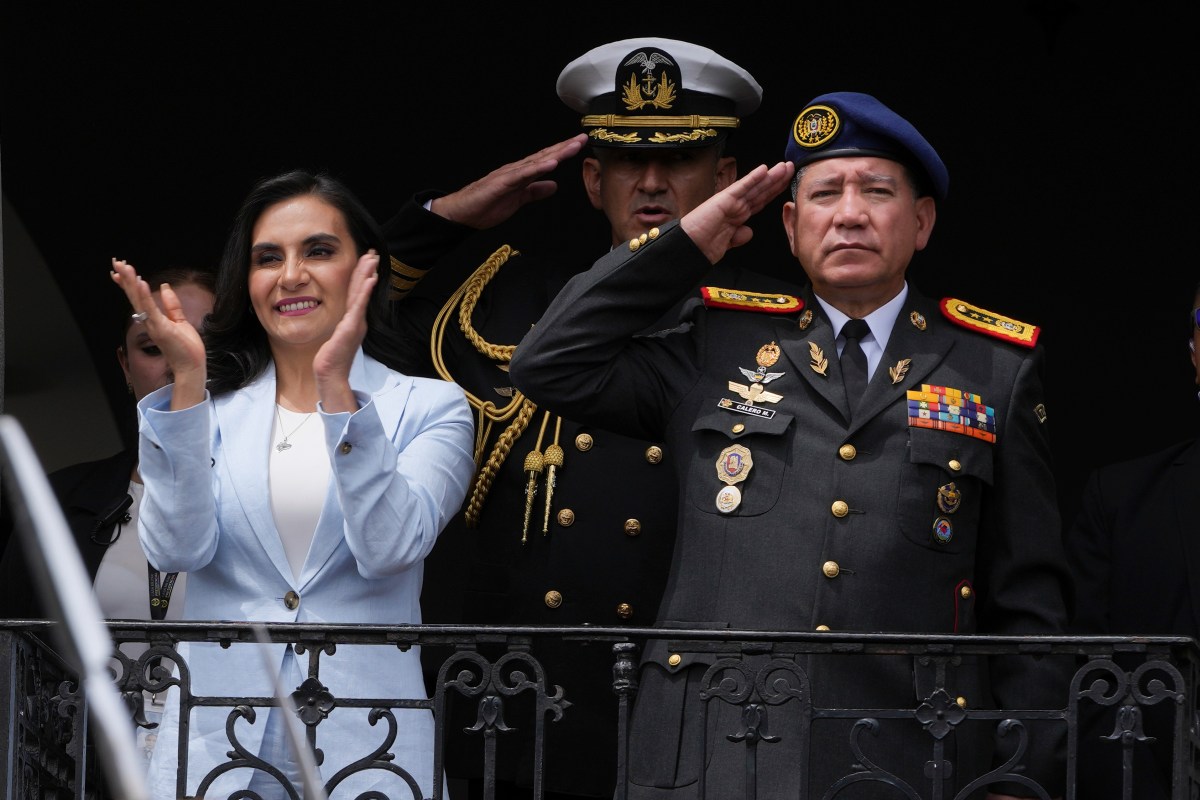 Vicepresidenta de Ecuador acusó a Daniel Noboa de hostigarla y afirmó que no renunciará a su cargo