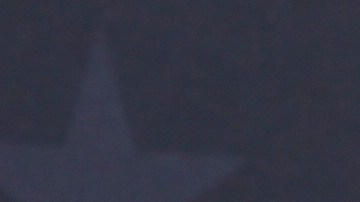 Jeremy Allen White posando.