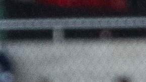 Pedro Martínez posa con la camisa de Boston Red Sox durante la serie en República Dominicana de MLB.