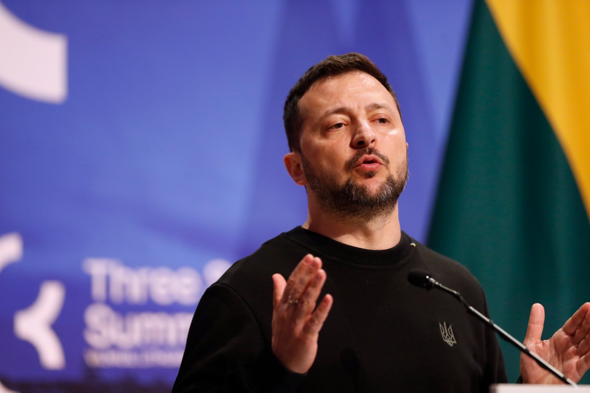 Dos agentes ucranianos reclutados por Rusia son acusados de planear asesinato de Zelensky