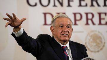 López Obrador contratará 1,200 médicos cubanos y lo acusan de "financiar a la dictadura" de Cuba