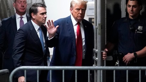 De ser declarado culpable, Trump podría enfrentar penas que van desde la libertad condicional hasta cuatro años de prisión.