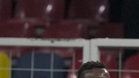 Los jugadores del América Alejandro Zendejas y Julian Quinones celebran un gol durante un partido de la CONCACAF Champions Cup.