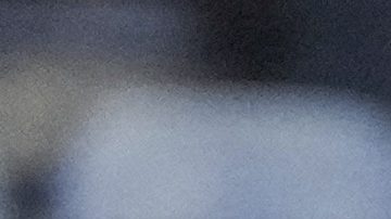 Cristian Calderon enfrenta a Emilio Rodriguez durante un partido entre el CLub América y el Pachuca.