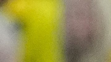 Karim Adeyemi es sustituido por Marco Reus durante el partido entre el Borussia Dortmund y el Paris Saint-Germain.