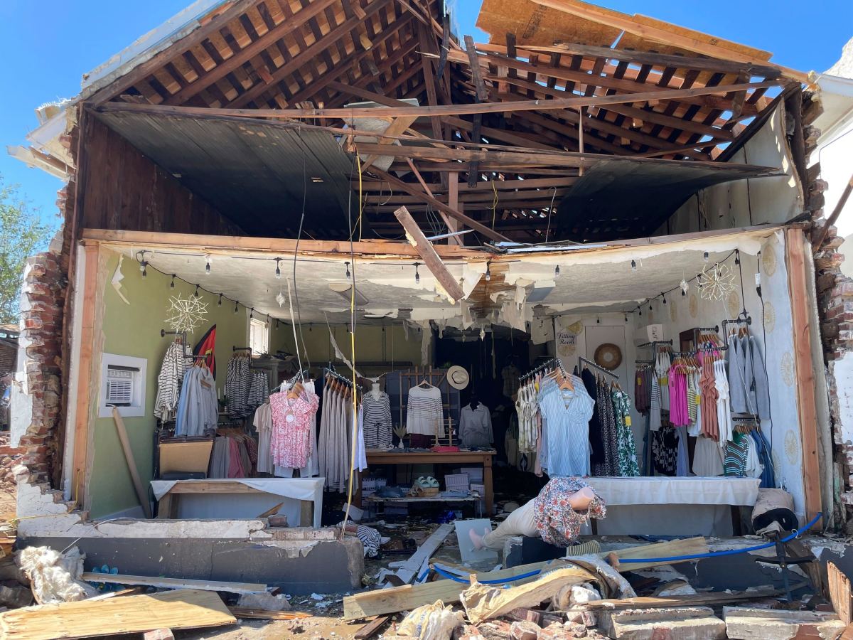 Al menos un muerto en EE.UU. por tornados, mientras las tormentas avanzan al este