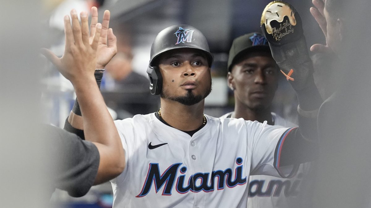 Venezolano Luis Arráez pasó a San Diego Padres por tres prospectos y un relevista, según reportes