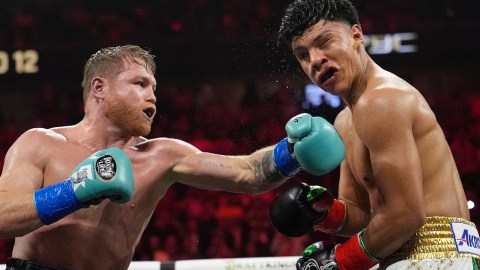 El histórico narrador de boxeo felicitó al campeón por su victoria ante Munguía.