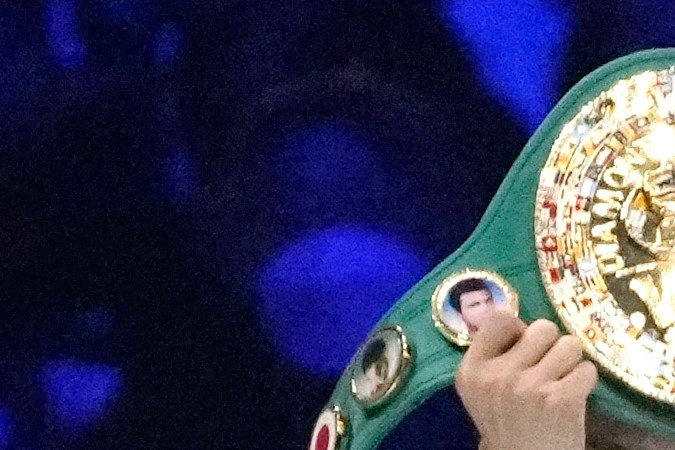 Naoya Inoue celebrando su victoria ante el mexicano Luis Nery.