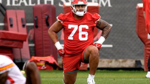 Kingsley Suamataia, jugador de los Kansas City Chiefs.