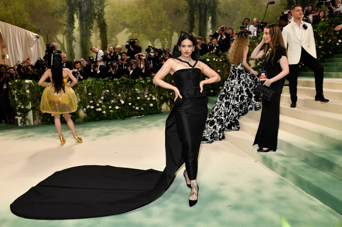 Conoce es el lugar donde Rosalía se preparó para la Met Gala 2024