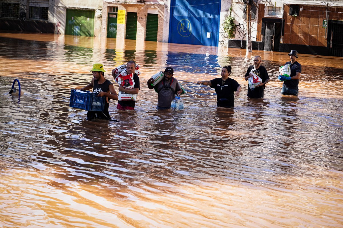Inundaciones al sur de Brasil alcanzan los 90 muertos y 132 desaparecidos
