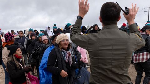 Condenaron a exagente de la Patrulla Fronteriza que ofrecía trámites migratorios a cambio de $5,000 dólares