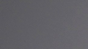 Palestinos desplazados por la ofensiva aérea y terrestre israelí en la Franja de Gaza caminan por un campamento improvisado en Rafah.