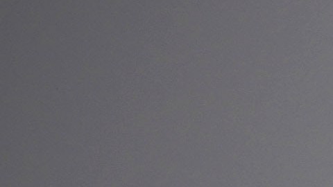 Palestinos desplazados por la ofensiva aérea y terrestre israelí en la Franja de Gaza caminan por un campamento improvisado en Rafah.