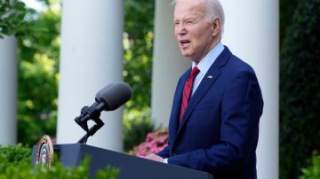 La prohibición firmada por Biden se suma a la impuesta contra la importación de petróleo ruso, tras la invasión de Rusia a Ucrania en febrero de 2022.