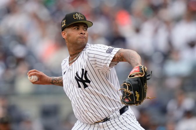 Luis Gil durante su apertura ante Chicago White Sox.