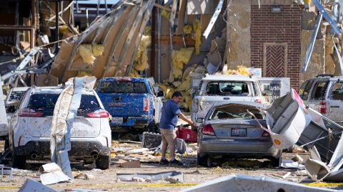 Número de muerto sube a 15 por tormentas en el centro de Estados Unidos; 4 niños entre ellos