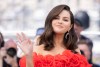 Selena Gómez posando en el Festival Internacional de Cannes