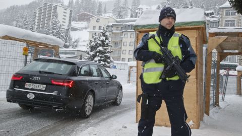 Oficial de policía de Suiza. Imagen referencial.