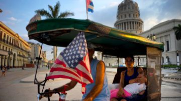 Hasta ahora, los cubanos que visitaban Estados Unidos podían abrir cuentas bancarias en el país, pero no podían utilizarlas una vez regresaban a Cuba.