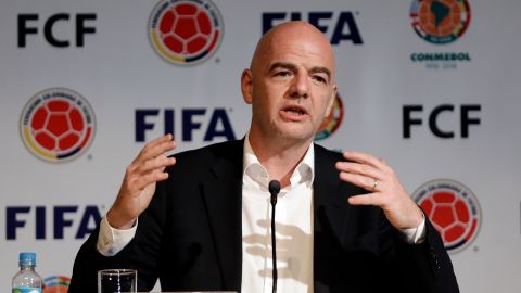 Gianni Infantino, presidente de FIFA, fue el encargado de adjudicarle la Copa del Mundo Femenina Sub-20 a Colombia.