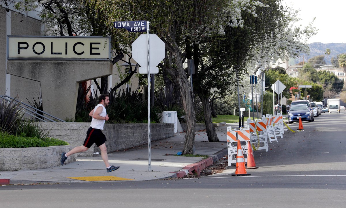 Hispano de California recibirá $900,000 dólares tras ser obligado a confesar falso asesinato de su padre