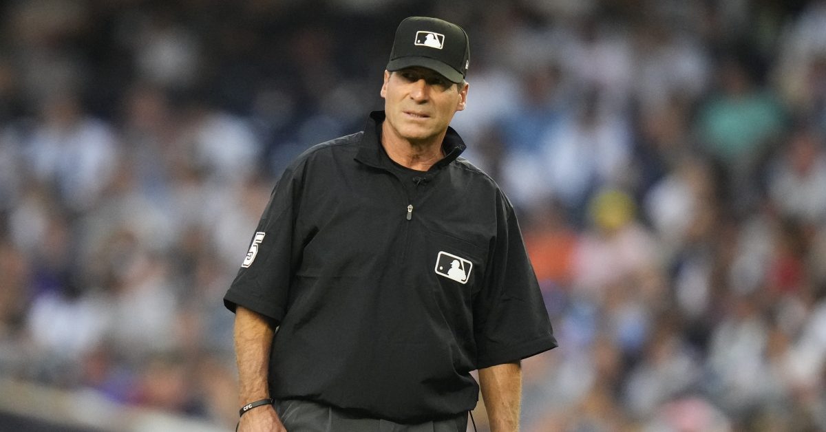 El controversial umpire cubano Ángel Hernández anuncia su retiro de la Grandes Ligas