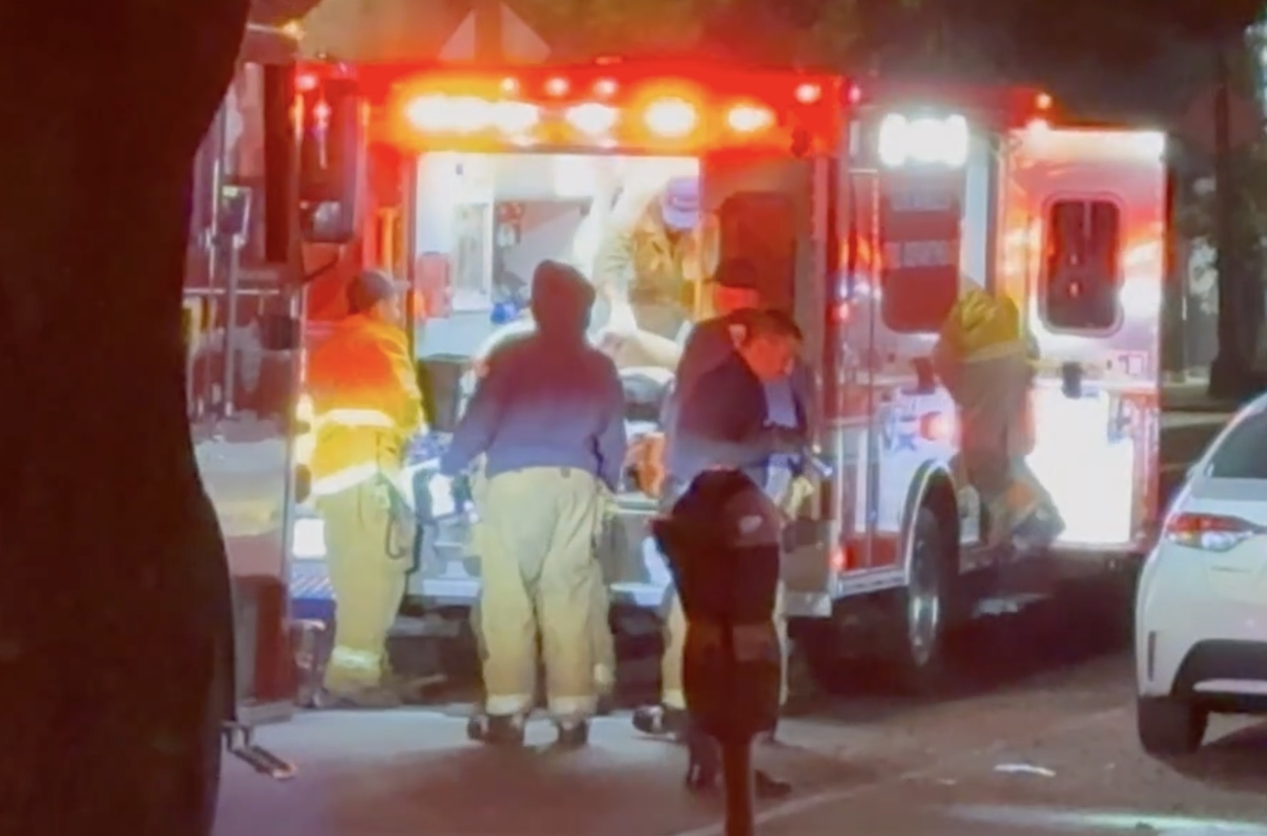 El actor seguía vivo cuando la ambulancia llegó al lugar.