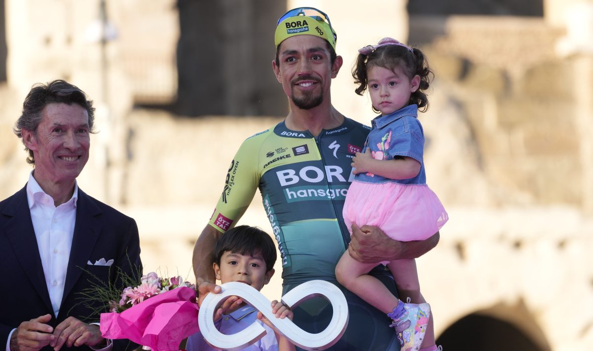 El colombiano Daniel Martínez se alzó como subcampeón del Giro de Italia