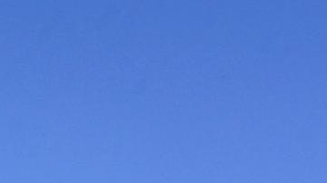 Migrantes celebran el Día del Niño en el río fronterizo de México-EEUU entre restricciones