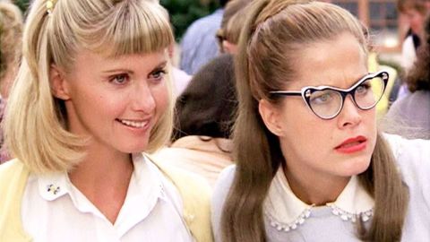 Olivia Newton-John (Sandy) y Susan Buckner (Patty Simcox) en ‘Grease’.