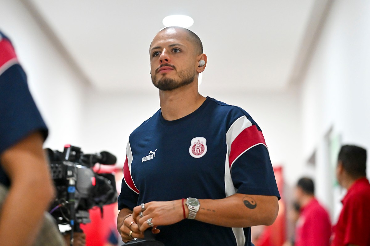 Chicharito Hernández sufrió una lesión con Chivas que casi lo retira del fútbol