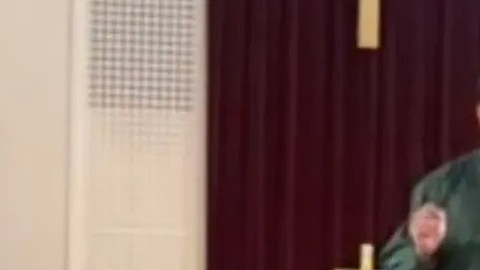 El hecho tuvo lugar en North Braddock y fue captado en el video transmitido en vivo por la misma iglesia.