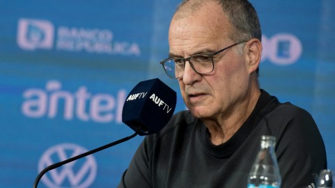 Marcelo Bielsa es el entrenador de la Selección de Uruguay.