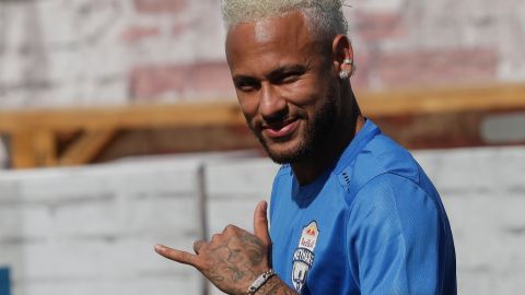 Neymar presta su helicóptero para ayudar con la evacuación de los afectados por las inundaciones en Brasil