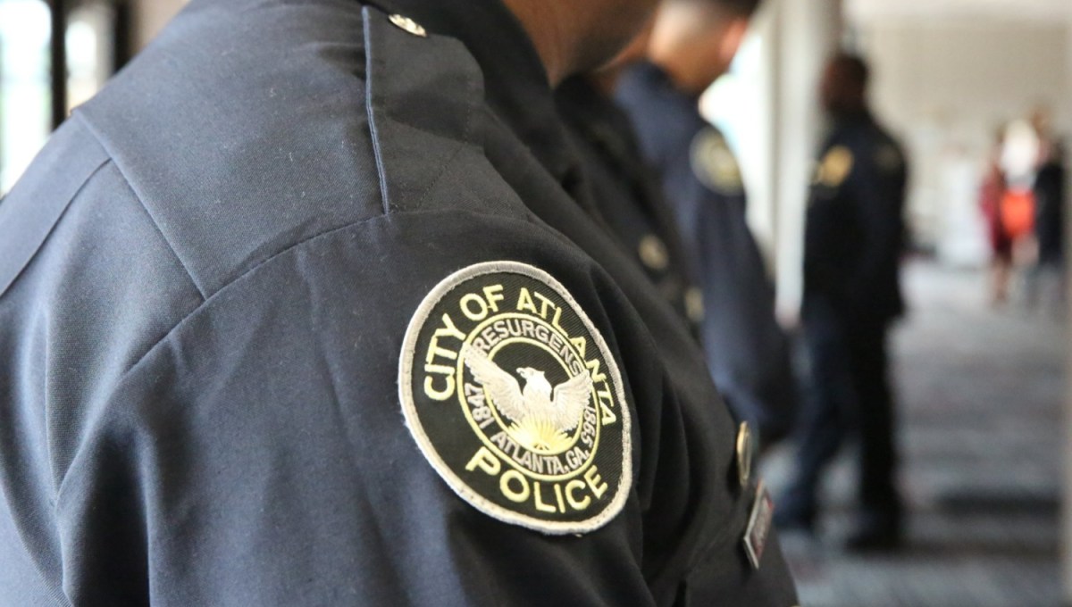 Oficial de Atlanta arrestado por ser presunto responsable de la muerte de un conductor de Lyft