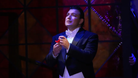 “Me siento orgulloso de representar a mi país y a toda América Latina a través de mi música", dice el cantante barítono.
