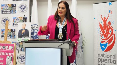 Lourdes M Aponte Rodriguez presidenta CUD Puerto Rico oradora invitada en el Conversatorio