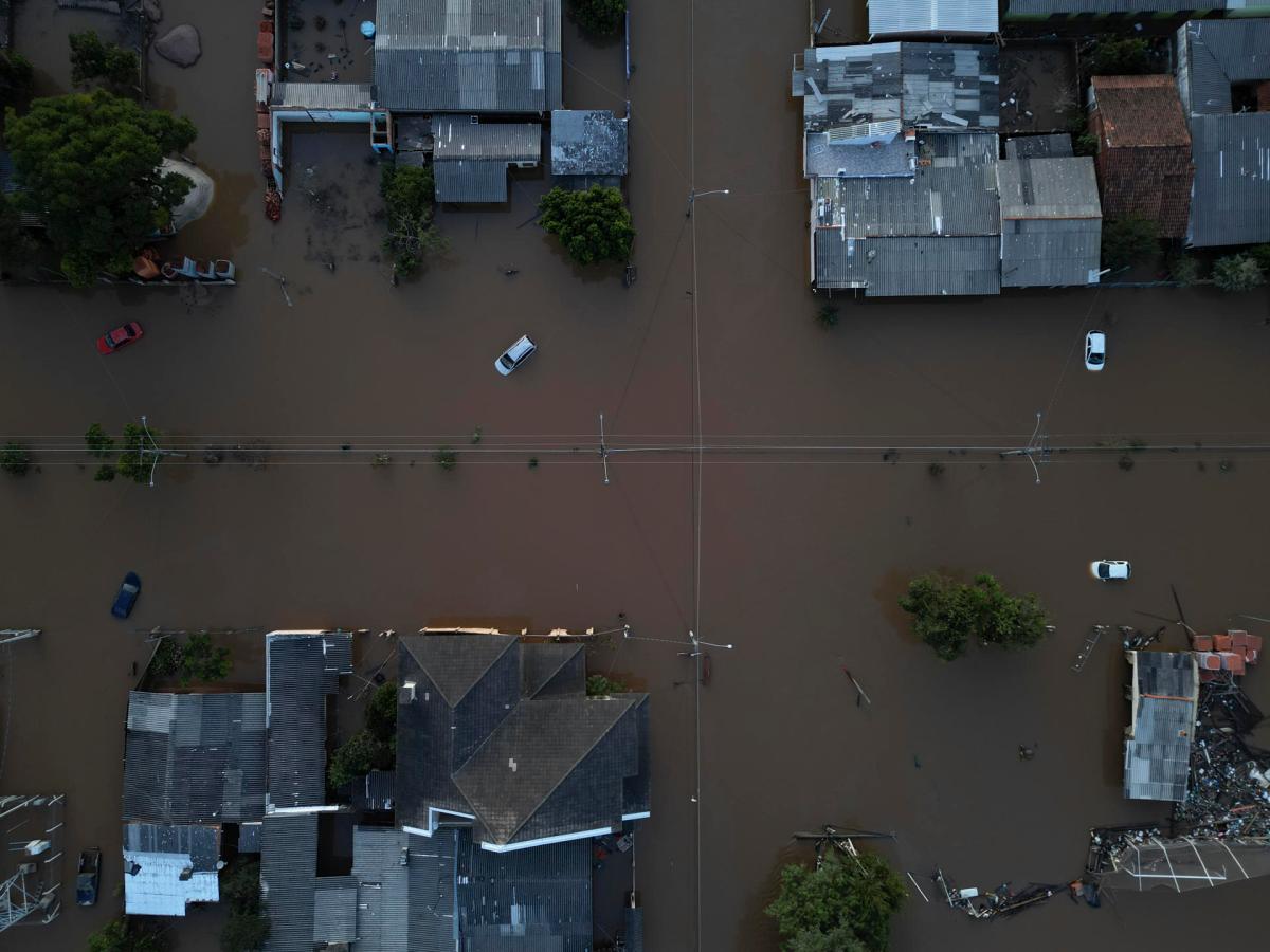 Gobierno brasileño pidió suspensión de los torneos de fútbol por fuertes inundaciones al sur del país