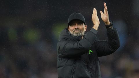 Con lagrimas en sus ojos: Así fue la emotiva despedida de Jurgen Klopp en el Villa Park [Video]